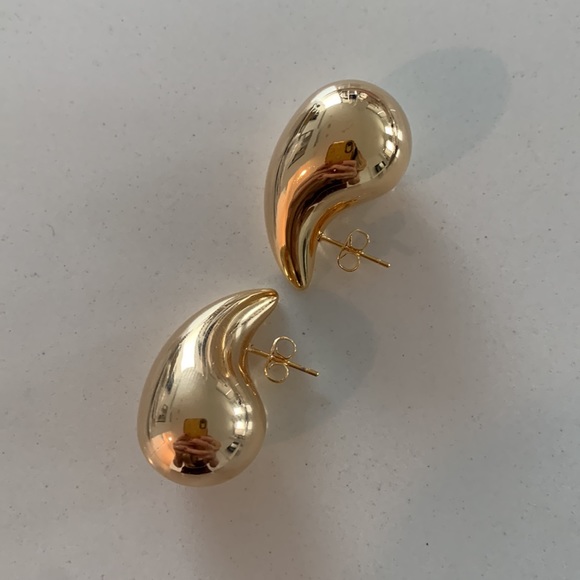 gold big chunky statement stud teardrop earrings - Picture 2 of 3